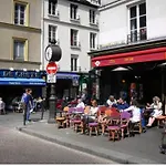 Charming Near Pantheon Appartement