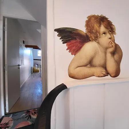 Charming Near Pantheon 巴黎